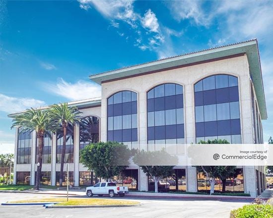 Huntington Oaks Office Center