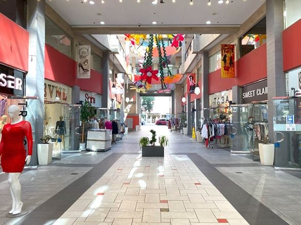 LA Fashion Mart Showrooms & Offices!