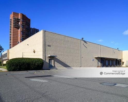 Harmon Cove - 1111 Secaucus Road