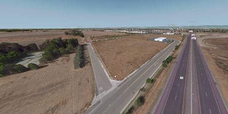 Prime Retail Pad Off of NWQ 12th Ave. & HWY 198 - Hanford