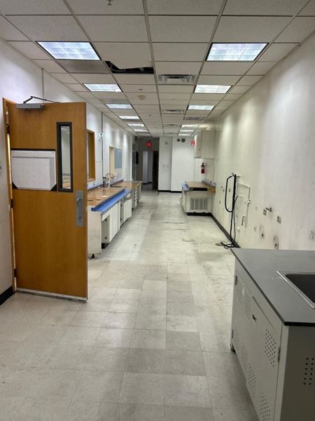 C25      Space Photo Gallery 5