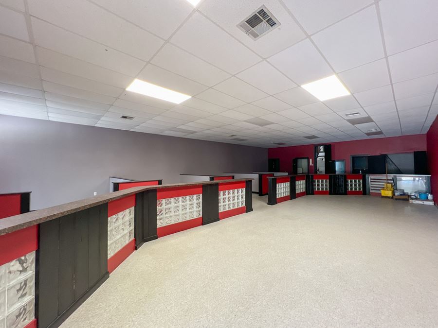 Retail Space with Open Floor Plan on 4th St
