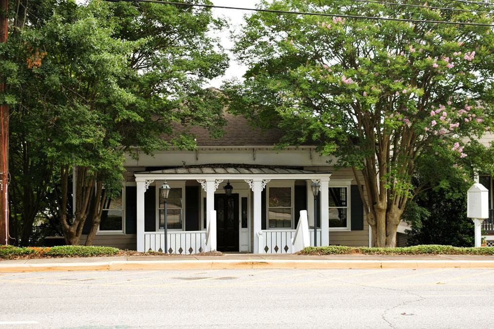 562 Clay St.