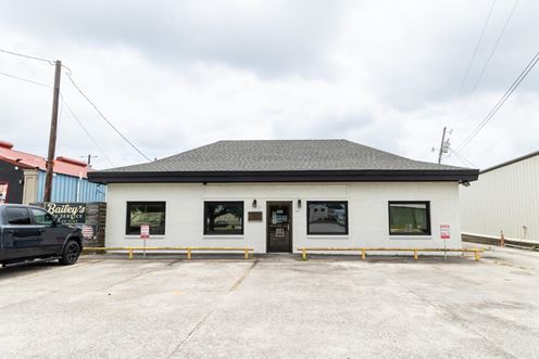 2,070 SF Office in Prime Houma Location