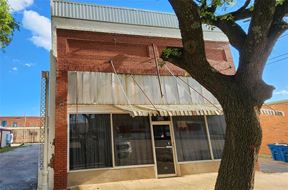 108 E Commerce St