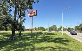 2200 E 11 Mile Rd