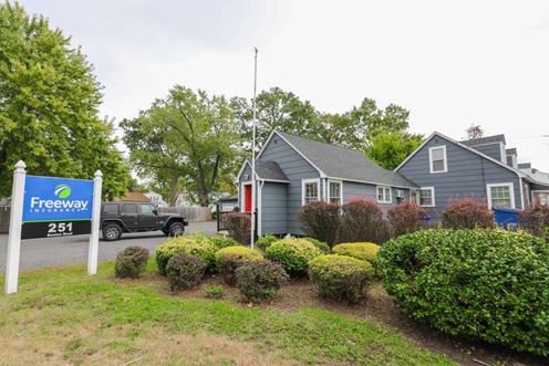 5 Barber St