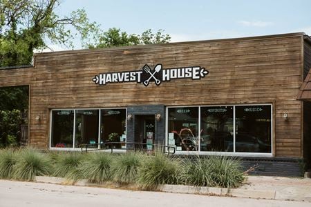Retail space for Sale at 331 E Hickory St in Denton