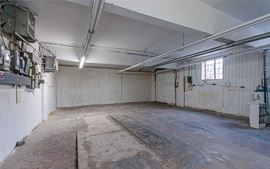151 Brock Street North