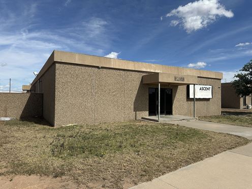 Efficient Office & Shop on Commerce Dr