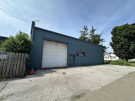 Industrial space for Rent at 3855 Rockingham Rd in Davenport