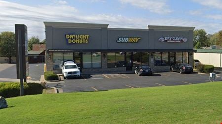 Retail space for Rent at 12018 S Elm St in Jenks