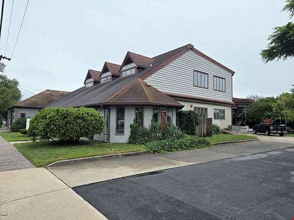 Retail & Warehouse For Lease