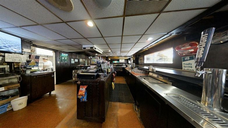 Arvin's Cedar Bar