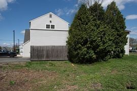227 Russell St