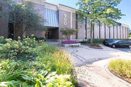 Office space for Rent at 900-910 Skokie Blvd. in Northbrook
