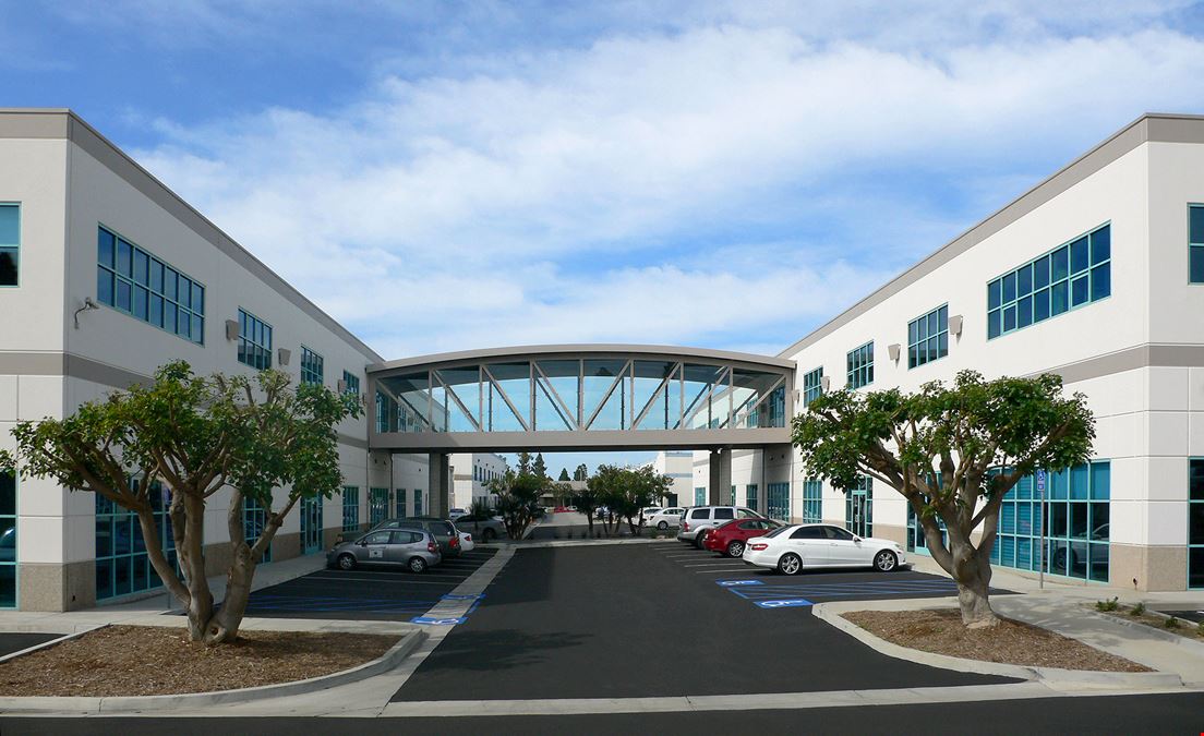 1923-1957 Eastman Ave - Xus Tech Centre