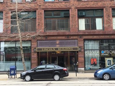 44 E Main St