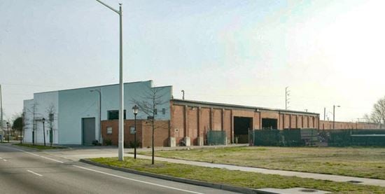 ±25K SF WAREHOUSE WITH ±1 ACRE CONCRETE YARD AREA