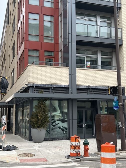 1,000 SF | 339 N Broad St | Corner Retail Space for Lease