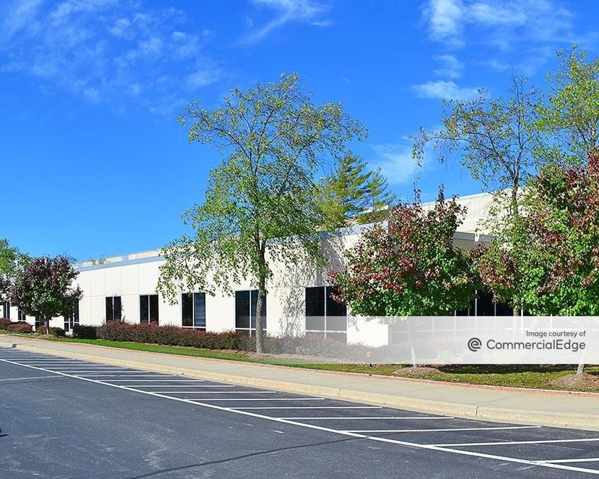 W165 N5830 Ridgewood Drive, Menomonee Falls Office Space For Lease