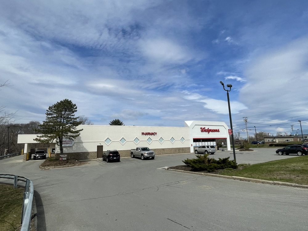 2 West Broadway, Lincoln, ME 04457