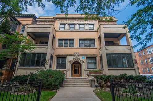 844 West Lakeside Place