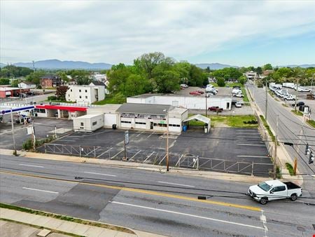 Retail space for Rent at 1718 Williamson Rd NE in Roanoke