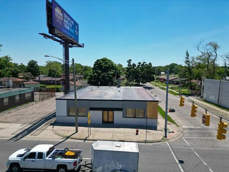 Retail space for Rent at 18685 Eight Mile in Detroit