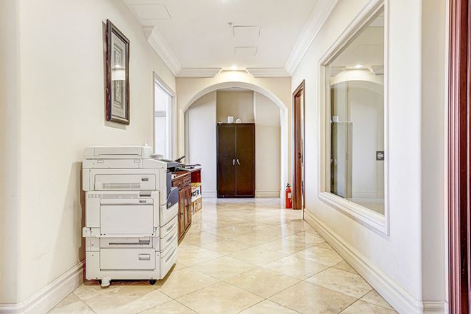 28047 Dorothy Dr, Agoura Hills, CA 91301