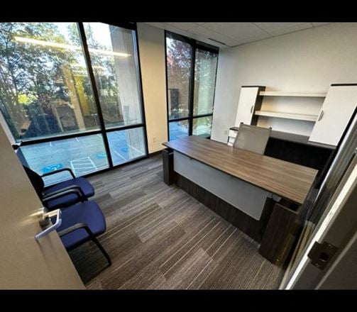 6513 SF Suite 200 Professional and Medical Office Space
