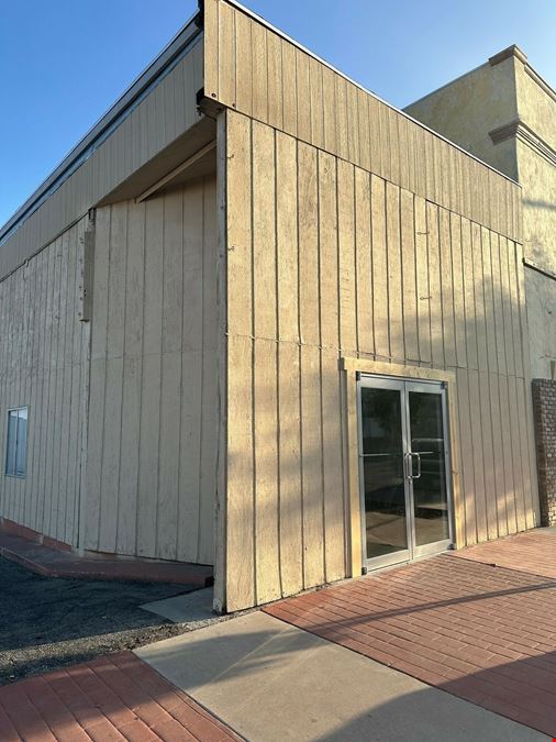 ±1,807 SF Retail Building in Taft, CA