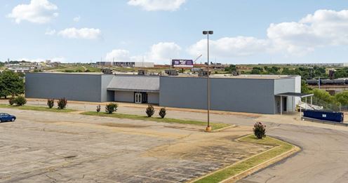 7400 Plaza Mayor
