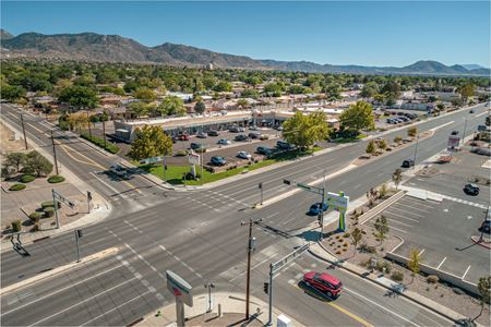 La Villa Shopping Center - Albuquerque