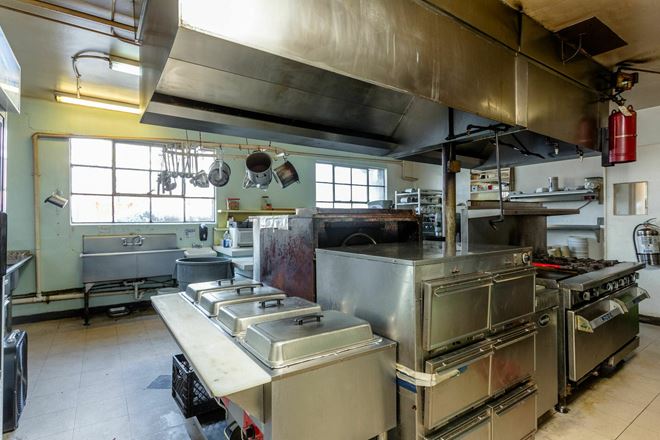 TURNKEY RESTAURANT OPPORTUNITY - THE THOMAS HOUSE