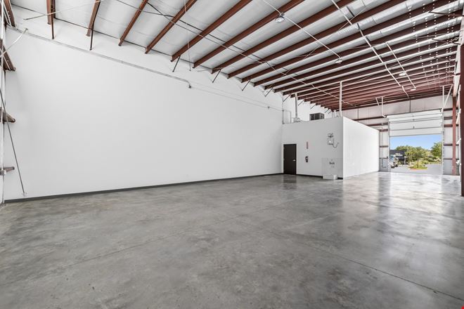 1100 E Whitewing Ave.