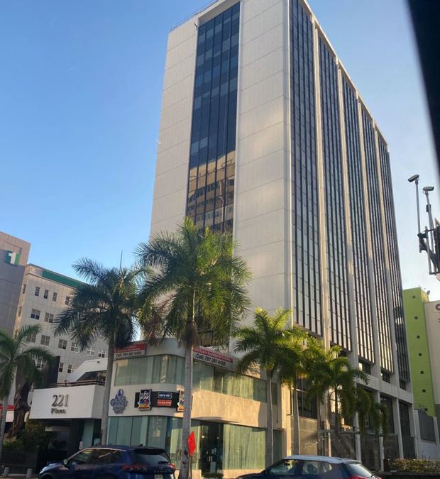 221 Plaza | Hato Rey