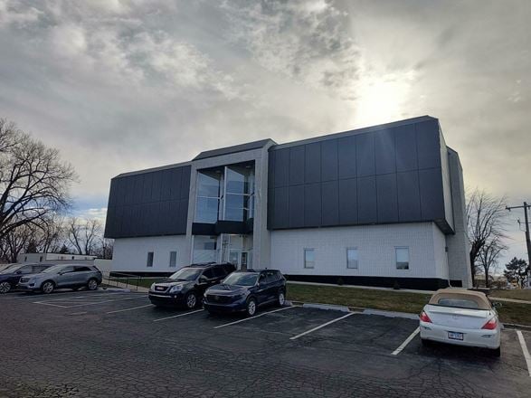 9143 Indianapolis Blvd Office Building