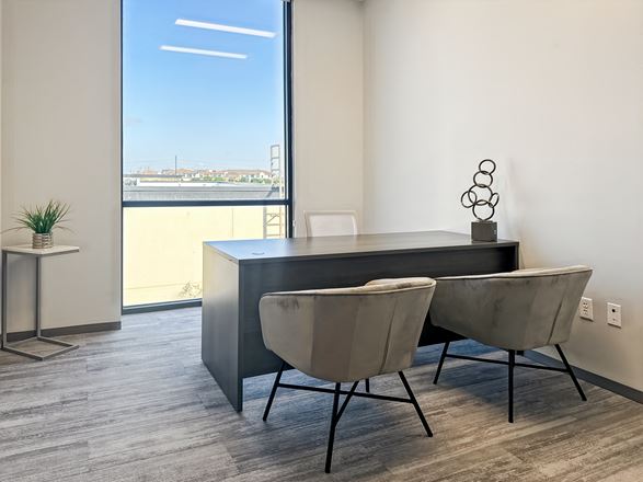 Regus - Sugarland - University Blvd