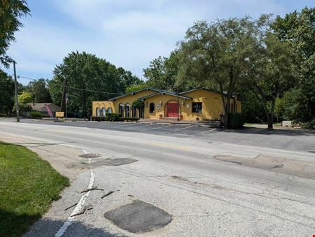 Retail space for Sale at 1116-1122 North Diamond Lake Road in Mundelein