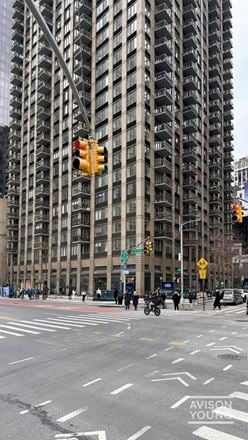 950 Broadway