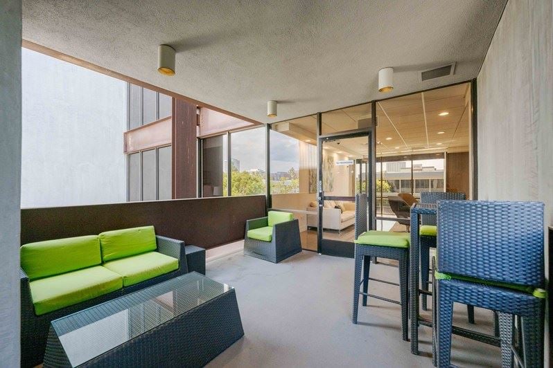 2082 Michelson Executive Suites