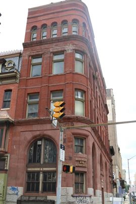 200 W Fayette St