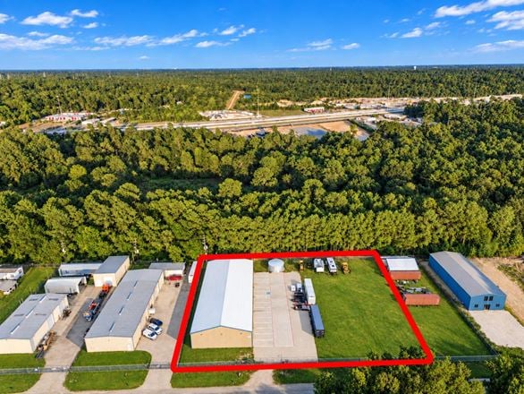 31588 Industrial Park Dr, Pinehurst, TX 77362
