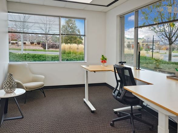 Regus - Louisville - 285 Century Pl