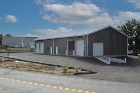 Photo of commercial space at 1721 Gravois Road in High Ridge