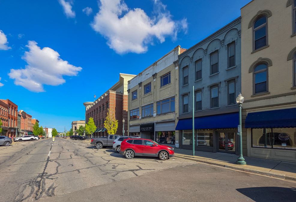 8 E Front St