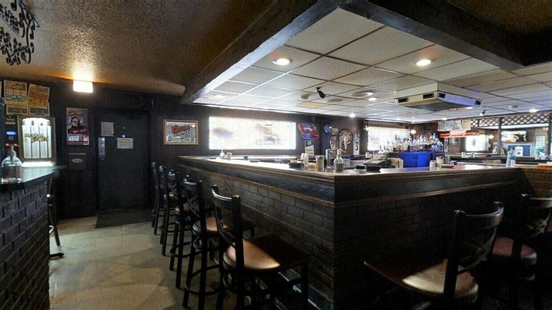 Arvin's Cedar Bar