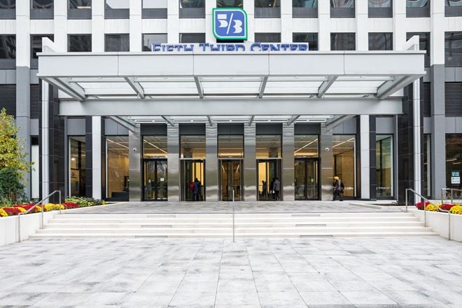 WeWork - 222 South Riverside Plaza