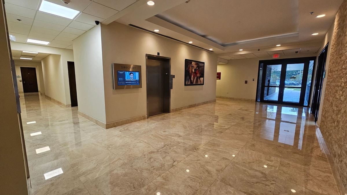 Pine Island Commons - Premier Office Space